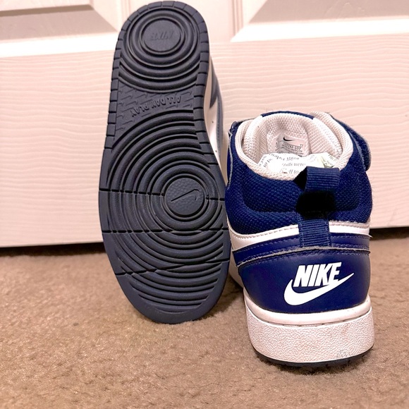 Nike Kids' Blue and White Sneakers - Picture 4 of 5